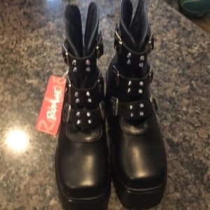 Black studded & buckle platform combat boots… size 39 size 8 US